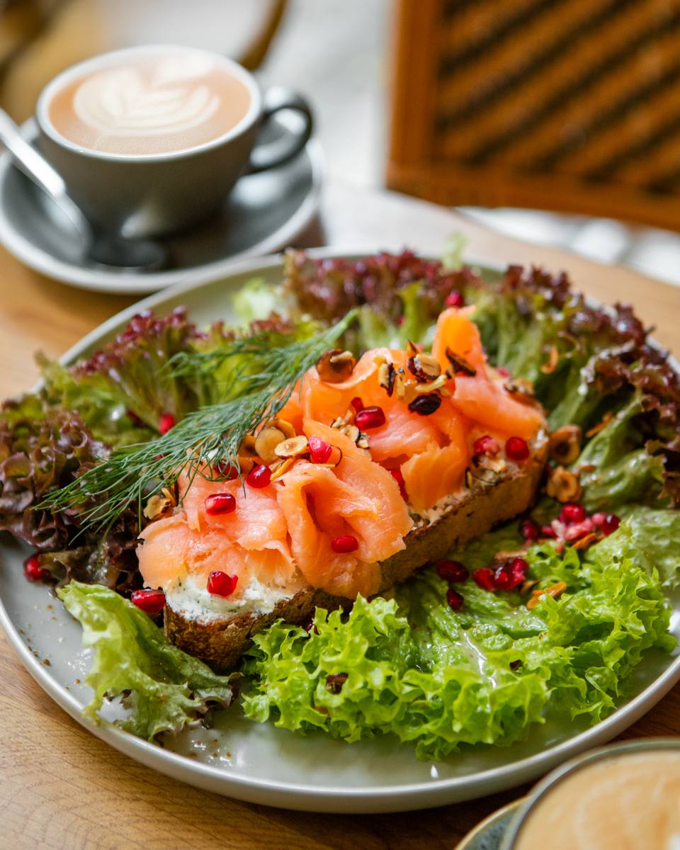 Smoked salmon on toast